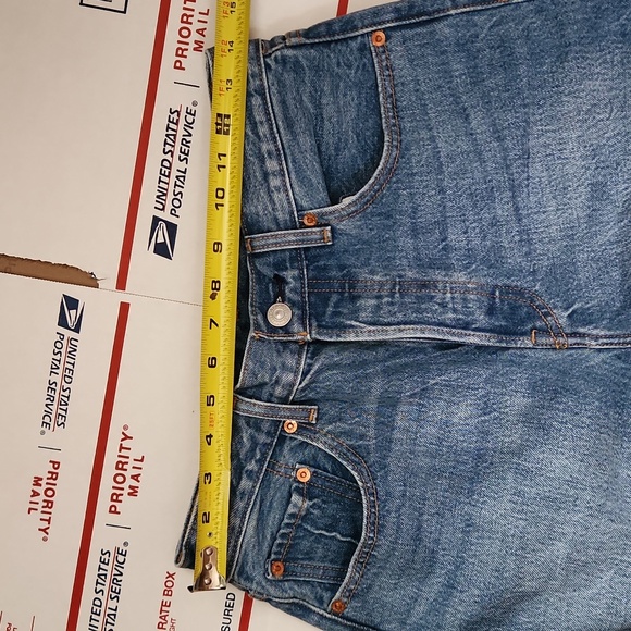 Levi's - Picture 9 of 12